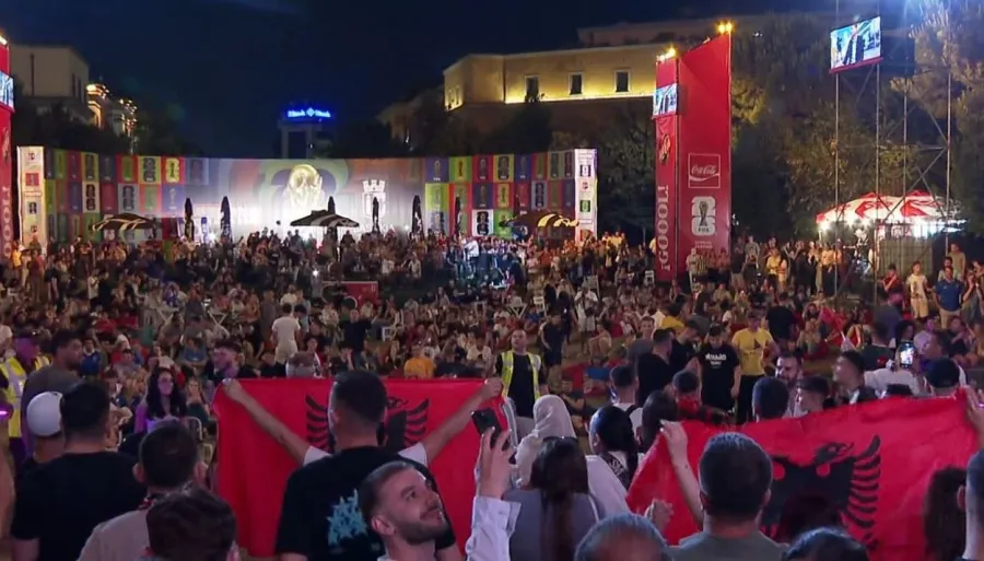 Bllokimi i rrugëve në Tiranë gjatë protestës  policia procedon penalisht tre nismëtarët Policia e Tiranës ka proceduar penalisht 3 nismëtarët e protestës  pas veprimeve hetimore dhe procedurale të kryera lidhur me bllokimin e rrugëve në kryeqytet   