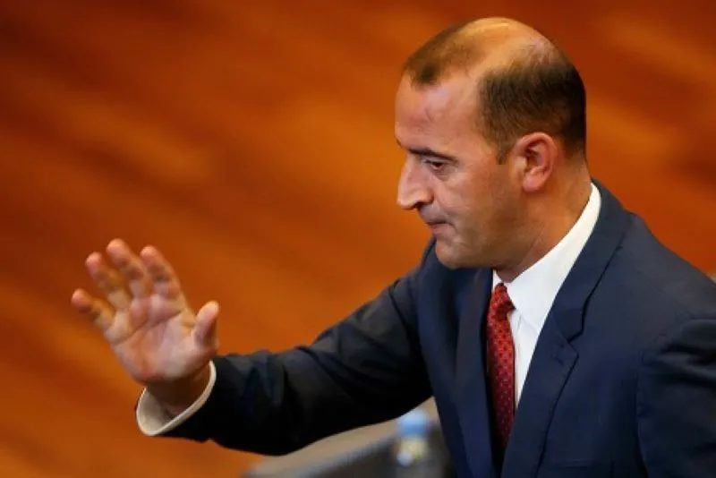Daut Haradinaj  Mandatin e deputetit ia lë kolegëve  do të vazhdoj angazhimin për Kosovën në forma të tjera Daut Haradinaj ka bërë të ditur se do të lirojë pozitën e deputetit  duke theksuar se këtë vendim e merr me bindjen se përgjegjësia ndaj   
