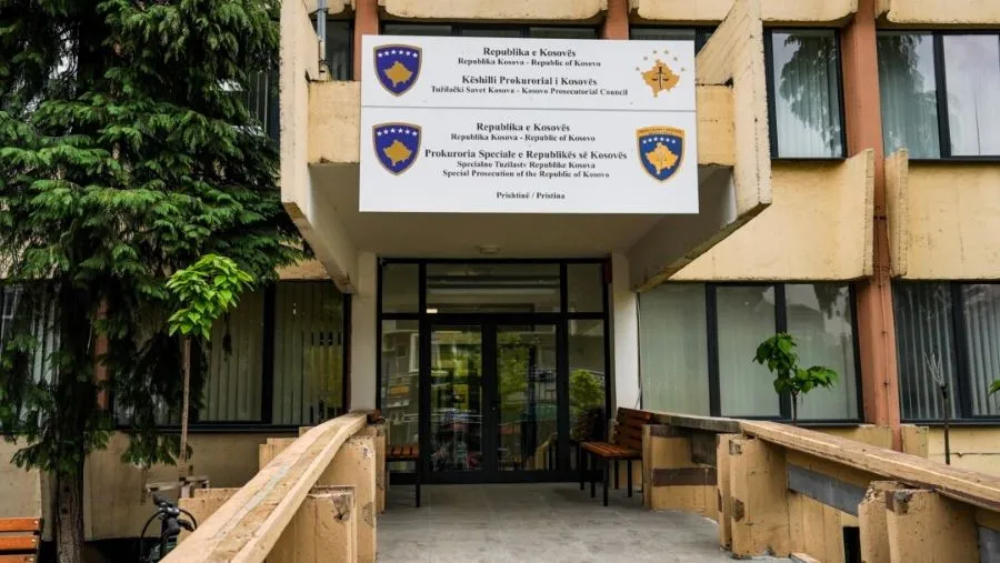 KPK konfirmon pesë kandidatët për Kryeprokuror të Shtetit Me 6 vota për dhe 1 kundër  Këshilli Prokurorial i Kosovës  KPK  ka miratuar kandidaturat e pesë kandidatëve që kanë hyrë në garë për Kryeprokuror të Shtetit Në mbledhjen e KPK së    
