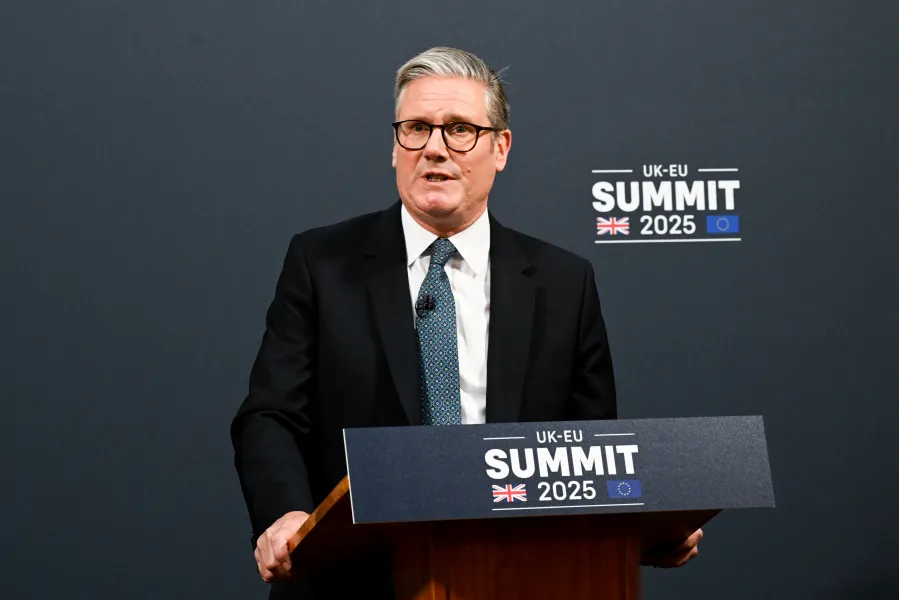 Keir Starmer jep dorëheqje si kryeministër i Britanisë  pritet ta trashëgojë Andy Burnham Kryeministri britanik Keir Starmer dha dorëheqje nga kjo pozitë  të hënën  duke hapur rrugën që Britani të bëhet me një shef të ri qeverie  i cili do të   