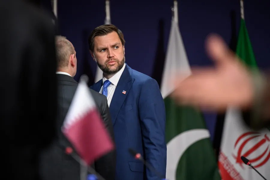 Vance për bisedimet me Iranin   po ndërtojmë shtëpi  tash i vendosëm themelet Zëvendëspresidenti i Shteteve të Bashkuara  JD Vance  deklaroi të hënën se bisedimet e paqes me Iranin kanë krijuar një  bazë të mirë për një marrëveshje përfundimtare   