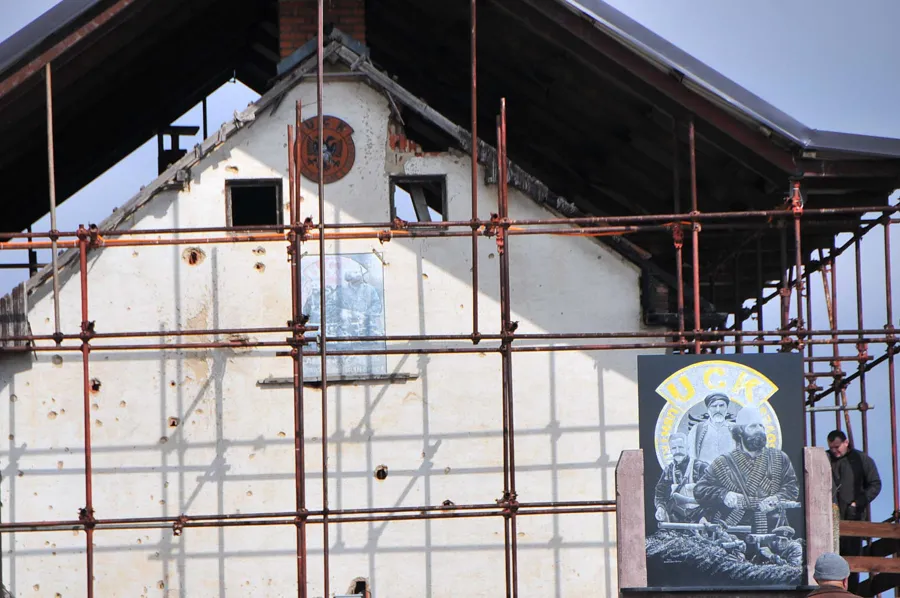  Më mirë vonë se kurrë   paralajmërohet ngritja e aktakuzës për krimet ndaj Jasharëve
