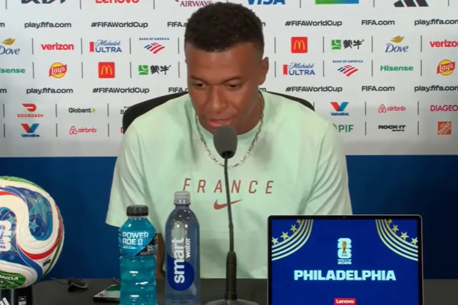 Mbappe për Messin  Është më i miri  s ka debat Sulmuesi i Francës  Kylian Mbappé  ka vlerësuar sërish Lionel Messin  duke e cilësuar argjentinasin si futbollistin më të mirë në botë dhe duke theksuar se për të nuk ekziston debat rreth këtij   