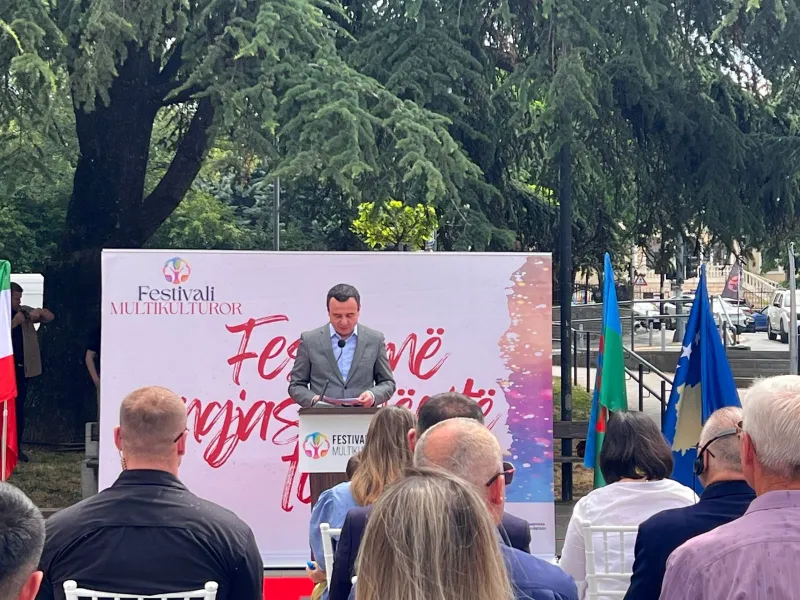 Punësimi i romëve  ashkalinjve dhe egjiptianëve shënon përparim në Kosovë Mundësitë e punësimit për komunitetet rom  ashkali dhe egjiptian janë bërë më të qasshme dhe gjithnjë e më shumë anëtarë të këtyre komuniteteve po ndërtojnë karrierë   