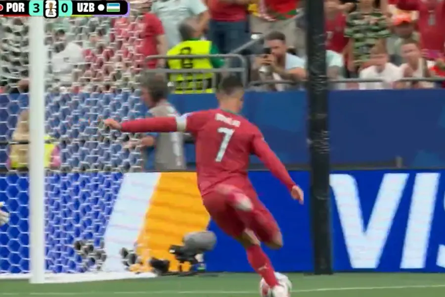 Ronaldo nuk ndalet  realizon dopietë ndaj Uzbekistanit Cristiano Ronaldo ka shënuar edhe golin e dytë personal në përballjen ndaj Uzbekistanit në Botërorin 2026  duke e çuar rezultatin në 3 0 për Portugalinë në minutën e 39 të Pas një asistimi të   