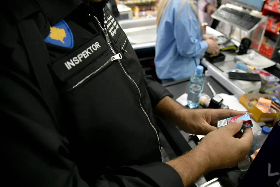 Inspektorati në aksion për parandalimin e shitjes së cigareve elektronike të miturve
