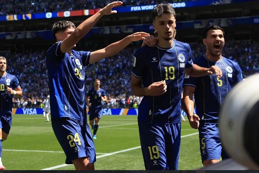 Bosnja shkruan histori në Botëror  siguron kualifikimin mes 32 më të mirave Bosnja dhe Hercegovina ka siguruar kualifikimin në mesin e 32 kombëtareve më të mira të Kupës së Botës 2026  duke arritur një sukses historik pas përfundimit të fazës së   