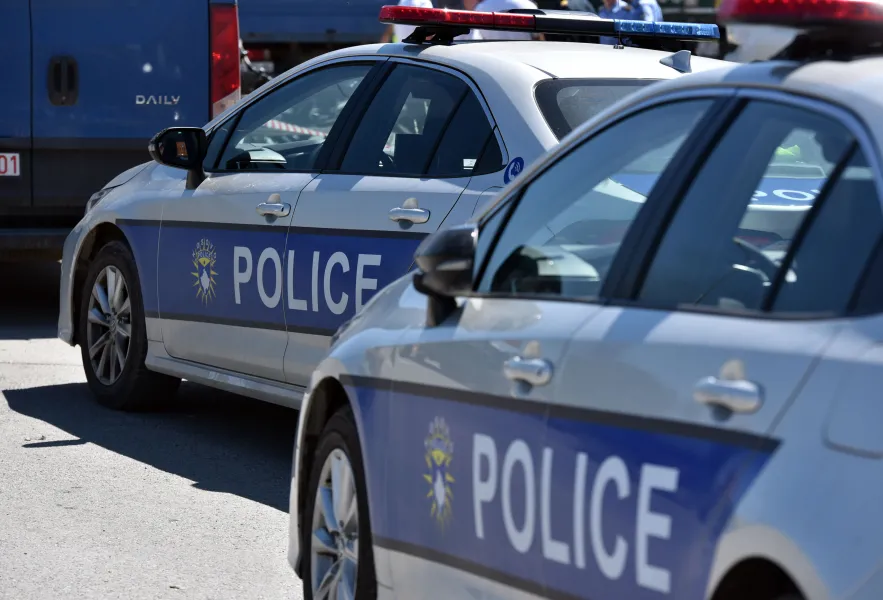 Fushëkosovarit i vidhet motoçikleta  veriomitrovicasit i plaçkitet depoja  prizrenasit i kthehet vetura Një qytetar nga Fushë Kosova nuk e pati ditën e tij më të mirë  të mërkurën Kjo për faktin se atij i është vjedhur motoçikleta  për të cilën   