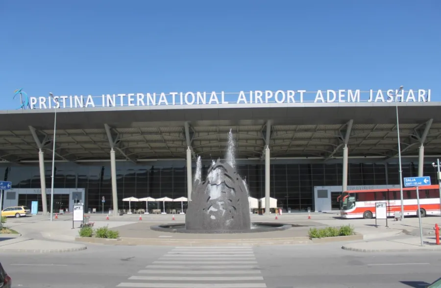 Pesë personave rrahen mes vete në Aeroportin  Adem Jashari   dërgohen në mbajtje