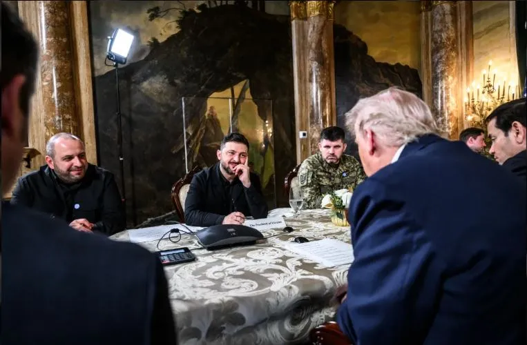 Trump lëvdon Zelenskyn  ky thotë se Rusia po zhvendos mbrojtjen ajrore për të mbrojtur Putinin Rusia po zhvendos një pjesë të konsiderueshme të sistemeve të saj të mbrojtjes ajrore për të mbrojtur disa objektiva strategjikë  përfshirë Moskën    