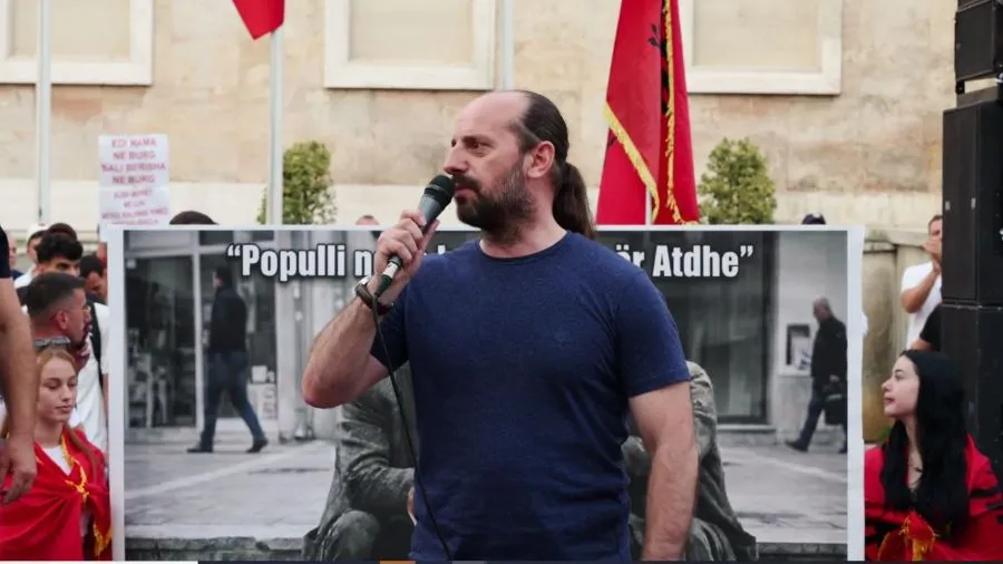 Policia e Tiranës procedon penalisht edhe Dritan Goxhajn Policia e Tiranës ka proceduar 11 persona në lidhje me protestat e zhvilluara në datat 22 dhe 23 qershor në kryeqytet  Këta persona dyshohen të përfshirë në veprime që cenojnë rendin dhe   