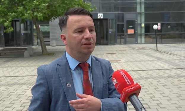 Debati për të kaluarën e Dritan Goxhajt përfundon në gjykatë  avokati kërkon verifikim zyrtar