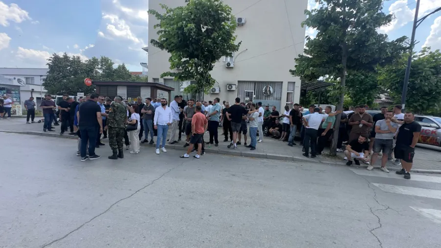 Qytetarët dalin në protestë për Bekim Metën  pritet vendimi i Gjykatës së Lipjanit