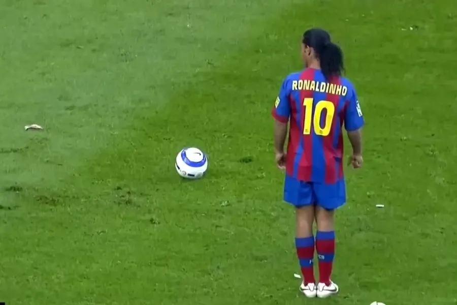 e-pabesueshme-ronaldinho-i-rikthehet-futbollit