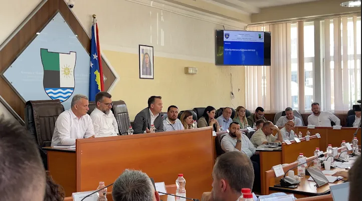 Peci dhe Islami shkëmbejnë akuza për buxhetin komunal