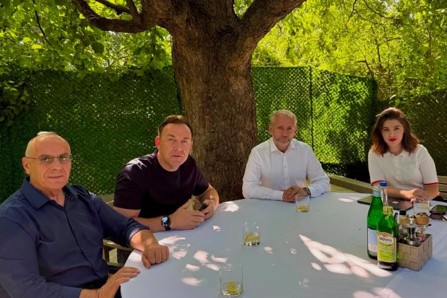 FFK nis hartimin e strategjisë së re të zhvillimit për futbollin kosovar Federata e Futbollit e Kosovës ka nisur zyrtarisht hartimin e Strategjisë së re të zhvillimit për periudhën pas vitit 2027  e cila do të përcaktojë drejtimin e futbollit   