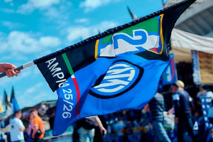 Fundi i një epoke  Interi ndahet me dy yje Interi ka njoftuar largimin e dy prej lojtarëve më të rëndësishëm të viteve të fundit  portierit Yann Sommer dhe mbrojtësit Francesco Acerbi  duke i dhënë fund dy bashkëpunimeve që u shoqëruan me suksese   
