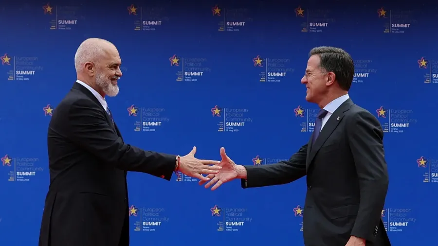 Organizimi i Samitit të NATO s në Shqipëri në rrezik  kjo është kërkesa e aleancës Vendi pritës i propozuar i takimit të vitit të ardhshëm nuk ka treguar përparim të besueshëm në objektivin e ri të shpenzimeve të mbrojtjes të aleancës prej 5   
