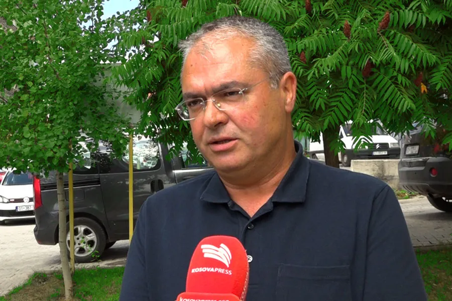 Fetoshi  Deklarata e Vuçiqit për Radoiçiqin  pranim politik i sulmit në Banjskë Drejtori i Institutit  Octopus   Arben Fetoshi  ka reaguar ndaj deklaratës së presidentit të Serbisë  Aleksandar Vuçiq  lidhur me Milan Radoiçiqin  duke vlerësuar se   