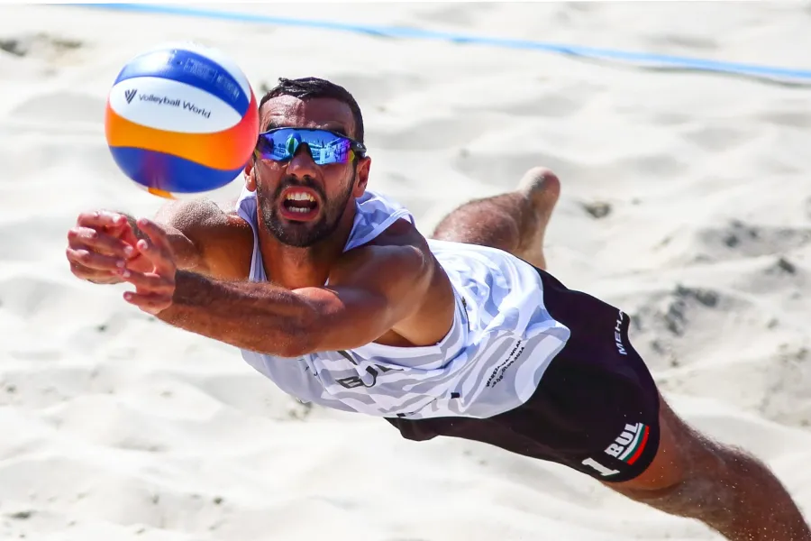 Gjithçka gati për Kampionatin e Kosovës në Beach Volley U18 Federata e Volejbollit e Kosovës  FVK  ka zbuluar detajet dhe orarin zyrtar për Kampionatin e Kosovës në Beach Volley për moshën nën 18 vjeç  U18   në të dyja konkurrencat Gara do të   