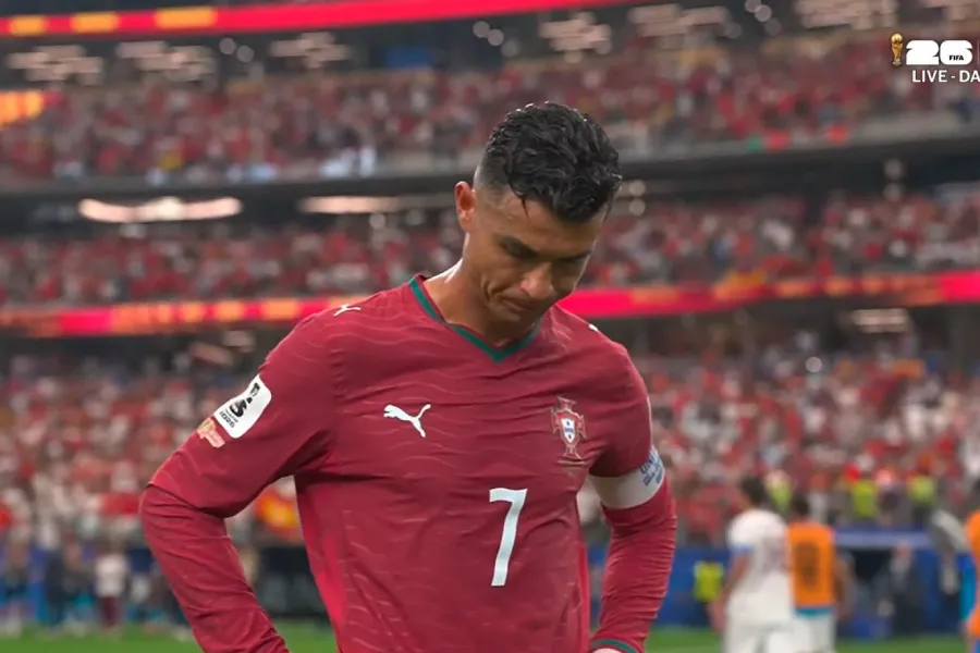 Spanja eliminon Portugalinë  mbyllet ëndrra e Ronaldos Spanja është kualifikuar në çerekfinalen e Kupës së Botës 2026  pasi mposhti Portugalinë me rezultat minimal 1 0 në 1 8 e finales Goli i vetëm i takimit u shënua në minutën e parë të kohës   