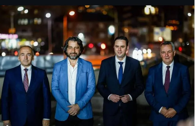 Grupi  Anti Abdixhik  në LDK pretendon se siguroi firmat për Kuvendin e Jashtëzakonshëm Nisma e marrë nga një grup i politikanëve seniorë në LDK për shkarkimin e kryetarit të kësaj partie  Lumir Abdixhiku  po  përparon  me sukses Kështu të paktën   
