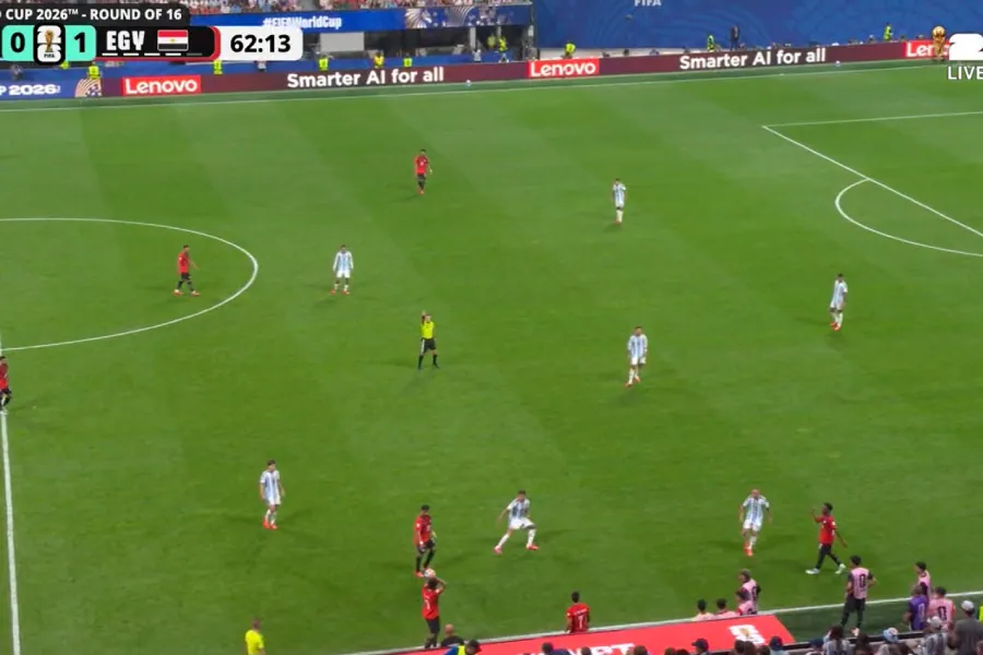 VAR anulon golin në këtë ndeshje dramatike mes Argjentinës dhe Egjiptit Në minutën e 58 të  Egjipti mendoi se kishte dyfishuar epërsinë pas një kundërsulmi të shpejtë Mohamed Salah mori topin në hapësirë dhe asistoi për Mostafa Ziko  i cili e   