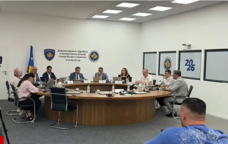KQZ ja sot certifikon rezultatet e zgjedhjeve të 7 qershorit Komisioni Qendror i Zgjedhjeve sot certifikon rezultatet përfundimtare të zgjedhjeve të 7 qershorit Mbledhja e KQZ së është thirrur të mbahet prej orës 11 00  Kështu bëri të ditur   