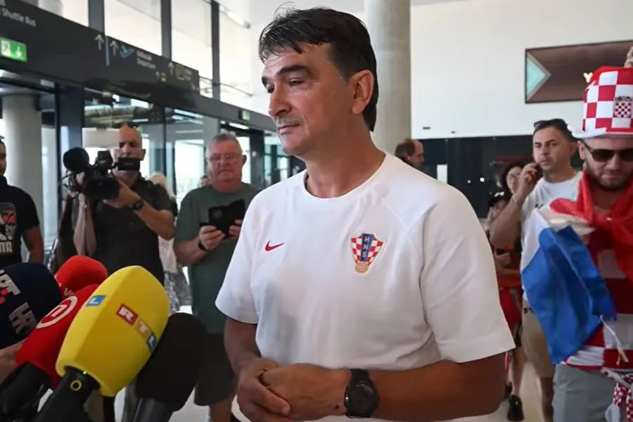 Pas nëntë vitesh  Dalić largohet nga drejtimi i Kroacisë Trajneri i Kombëtares së Kroacisë  Zlatko Dalić  ka dhënë dorëheqjen nga posti i përzgjedhësit  duke i dhënë fund një periudhe nëntëvjeçare në krye të  Vatrenëve   njoftoi Federata Kroate e   