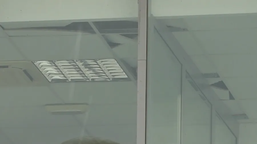 U dëmtua një pjesë e kompleksit memorial  Zahir Pajaziti  në Orllan  policia po heton U dëmtua pjesa e tavanit dhe korridorit të objektit përcjellës të kompleksit memorial  Zahir Pajaziti  në Orllan të Podujevës  i cili planifikohet të bëhet   
