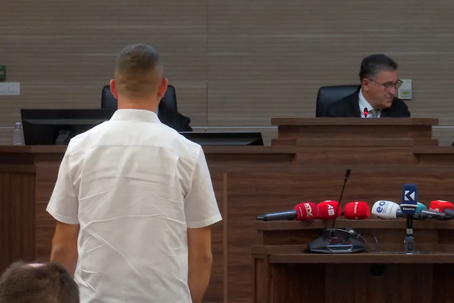 Balta në çizme  ADN ja në fitilin ndezës   Kodraliu tregon provat e FBI së dhe Italisë për terroristin e  Ibër Lepencit  Janë ekspertizat e Byros Federale të Hetimeve të SHBA dhe ato të Policisë Shkencore të Romës  që po dëshmojnë lidhjen e tre   