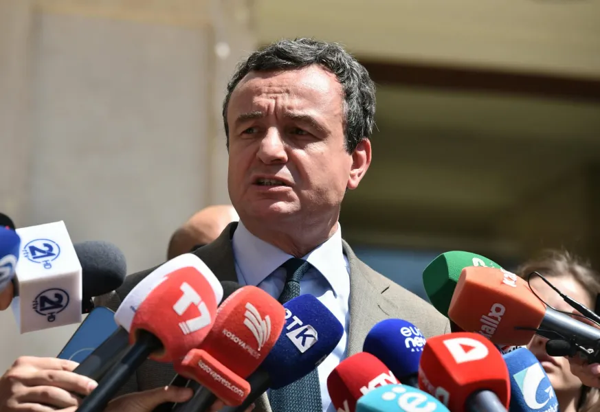 Kurti  Përgjegjësia për presidentin iu takon të gjithëve Kryetari i Lëvizjes Vetëvendosje  Albin Kurti  e ka quajtur konstruktiv takimin me liderin e PDK së  Bedri Hamza  por tha se nuk u arrit ndonjë marrëveshje për t i formuar institucionet e   