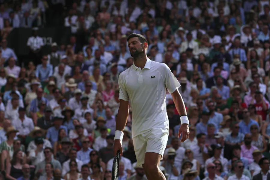  Kosovari  serb Novak Gjokoviq dështon ndaj Sinner  s e kap finalen e Wimbledon Open Tenisti serb me prejardhje nga Zveçani i Kosovës  Novak Gjokoviq  nuk do të luajë në finalen e turneut më të famshëm të këtij sporti  në botë  Wimbledon Open Kjo   