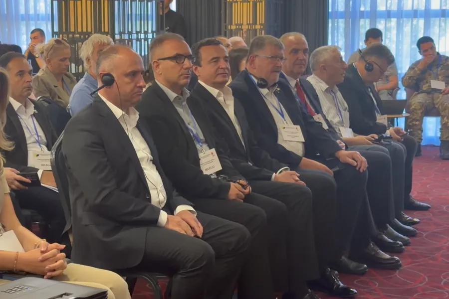 BSPK mblidhet për zgjedhjen e kryetarit të ri  Kurti premton më shumë inspektorë të punës Bashkimi i Sindikatave të Pavarura të Kosovës po mban Kongresin e nëntë zgjedhor  ku delegatët pritet të zgjedhin kryetarin e kësaj organizate sindikale për   