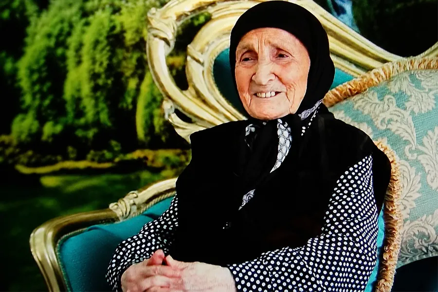 Një shekull jetë mes sfidave dhe dhimbjeve  jeta e gruas nga Gllogovica që jetoi 106 vjet Këtë fillimkorriku Kosova e humbi njërën nga gratë më jetëgjata  Xhezide Hajdini  vdiq në ditën e dytë të këtij muaji  në moshën që sipas familjarëve ishte   