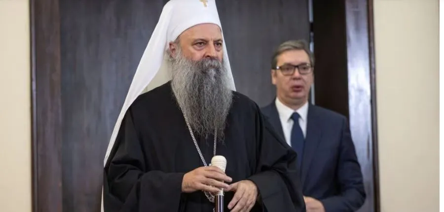 Vuçiq kundërshton dënimin e patriarkut Porfirije nga një gjykatë sllovene Presidenti i Serbisë  Aleksandar Vuçiq  e kundërshtoi vendimin e një gjykate në Slloveni ndaj kreut të Kishës Ortodokse Serbe  KOS   Porfirije  përmes së cilit ai u dënua   