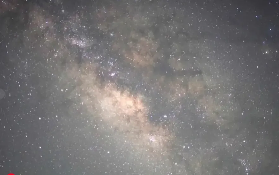 Zbulohet sheqeri në hapësirën mes yjeve  rriten shpresat për të kuptuar origjinën e jetës Astronomët kanë zbuluar një lloj sheqeri në hapësirën mes yjeve  një zbulim që mund të ndihmojë në zbardhjen e misterit të origjinës së jetës në   