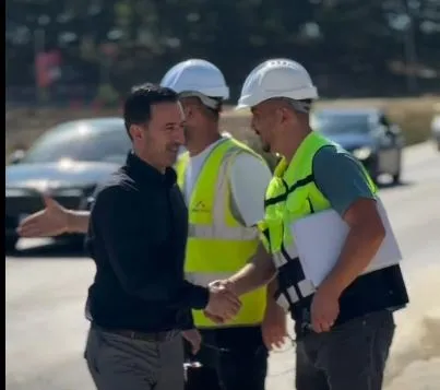  Bajpasi ka faj   Basha e pranon se rruga Kijëve Zahaq po u nxjerr telashe ngasësve e banorëve Ministri i Infrastrukturës dhe Transportit  Dimal Basha  ka inspektuar  të mërkurën  ecurinë e punimeve në rrugën Kijevë Zahaq  me ç rast edhe e ka   