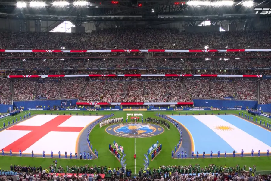 Angli Argjentinë  nis superdueli për finalen e Botërorit Ka nisur në SHBA përballja më e shumëpritur e Kupës së Botës  mes Anglisë dhe Argjentinës  dy rivalëve historikë që sonte shkruajnë një tjetër kapitull të madh në historinë e futbollit  Tre   