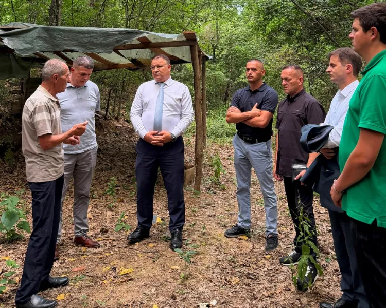 Policia dhe Prokuroria Speciale riafirmojnë angazhimin për hetimin e masakrave të luftës Policia e Kosovës ka riafirmuar përkushtimin e saj për hetimin dhe dokumentimin e krimeve të luftës  duke theksuar se autorët e këtyre krimeve duhet të   