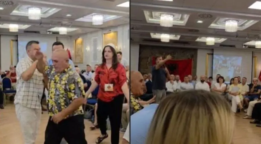  Kuvendi kombëtar i protestës  me tensione  të pranishmit përplasen me njëri tjetrin Po mbahet për herë të parë në Tiranë Kuvendi Kombëtar i Protestës dhe nuk kanë munguar tensionet Siç raporton Top Channel persona të ndryshëm që janë prezentë në   