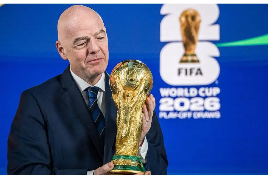 Botërori 2026 thyen rekord  FIFA fiton 15 miliardë dollarë FIFA pritet të njoftojë të ardhura rekord prej 15 miliardë dollarësh nga Kupa e Botës 2026  duke tejkaluar ndjeshëm parashikimin fillestar prej 11 miliardë dollarësh Sipas raportimeve    