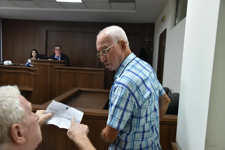 Eqrem Avdullahu e pranon se e kërcënoi Gucatin  vendimi më 23 korrik I akuzuari Eqrem Avdullahu e ka pranuar fajësinë për veprën penale  kanosje   ndaj kryetarit të Organizatës së Veteranëve të Luftës së UÇK së  Hysni Gucati në Gjykatën Themelore   