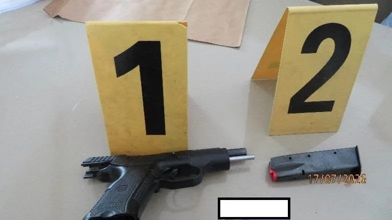 Policisa  Të shtënat me armë në gazmende familjare nuk tolerohen Policia e Kosovës ka sekuestruar katër armë zjarri gjatë javës së fundit në rajonin e Prizrenit  në kuadër të disa operacioneve të ndara që synonin parandalimin e incidenteve dhe   