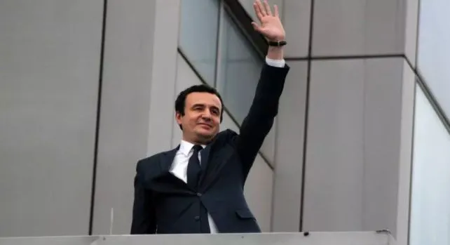 VV takim me mërgatën në Prishtinë  merr pjesë edhe Kurti Lëvizja Vetëvendosje njoftoi se më 1 gusht do të organizojë një takim me bashkatdhetarët në sheshin  Adem Jashari  në Prishtinë Në këtë takim do të marrë pjesë dhe do të mbajë fjalim edhe   