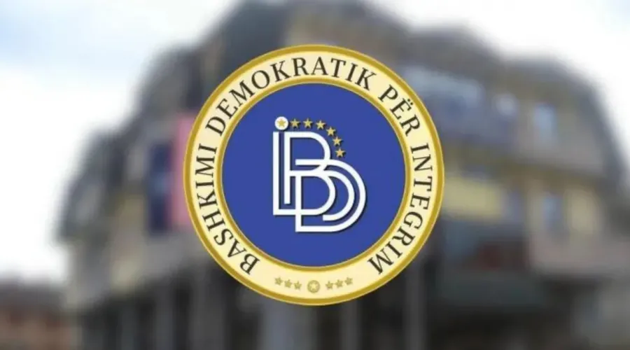 BDI  Deklaratë skandaloze e deputetit të VLEN it Çoku  arsyeton dobësitë me fuqinë e VMRO DPMNE së Bashkimi Demokratik për Integrim  BDI  kritikoi rreptë paraqitjen e deputetit të VLEN it Bekim Çoku  i cili  sipas BDI së  arsyeton dobësitë e   