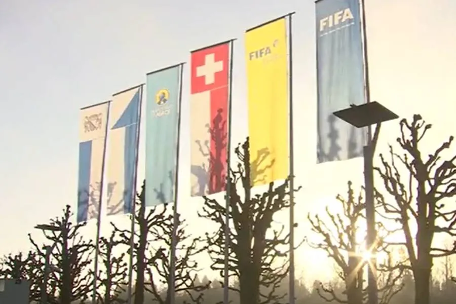 Akuzat për kurdisje të ndeshjeve në Botëror  FIFA lëshon deklaratë zyrtare FIFA ka hedhur poshtë pretendimet për manipulim të ndeshjeve gjatë Kupës së Botës 2026  duke bërë të ditur se Task Forca për Integritetin nuk ka gjetur asnjë provë që të   