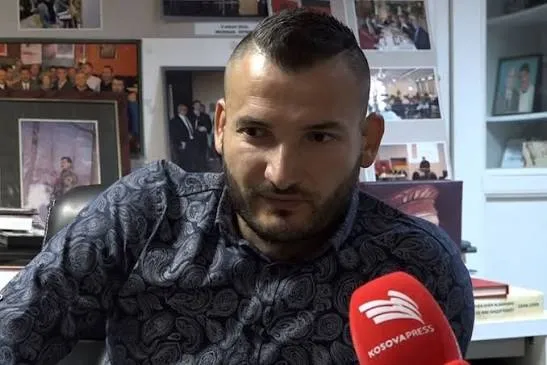 Pas deklaratave për krime lufte  një qytetar nga Prizreni paraqet ankesë ndaj Esat Shalës Esat Shala  i njohur për aktivitetin e tij rreth dokumentimit të krimeve të luftës të kryera në Kosovë  në një intervistë televizive gjatë ditës së enjte ka   