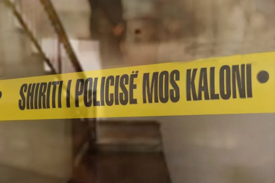 Tentim vrasje në Lipjan  plagoset një person me armë zjarri Një person ka mbetur i plagosur si pasojë e të shtënave me armë zjarri në fshatin Brus të Lipjanit  mbrëmjen e së premtes Sipas raportit të Policisë së Kosovës  rasti ka ndodhur më 24   